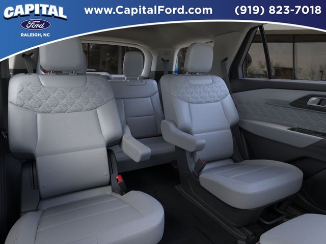 New 2026 Star White Metallic Tri-Coat Ford Platinum™ image 11