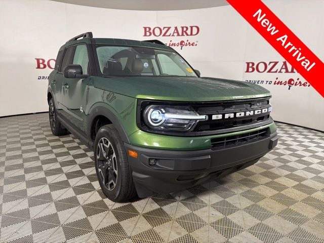 Eruption Green Metallic 2023 Ford Bronco Sport Outer Banks AWD SUV / Crossover All-Wheel Drive 8-Speed Automatic