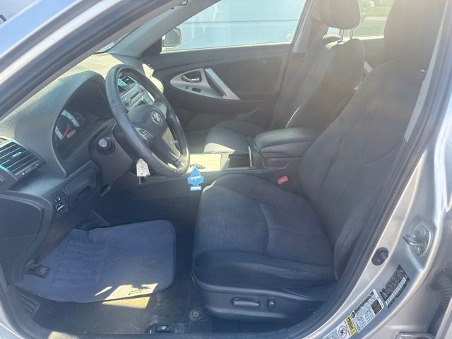 Used 2009 Classic Silver Metallic Toyota SE image 10