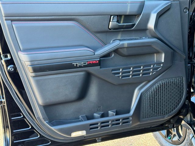 2025 Toyota Tacoma TRD Pro - Photo 8