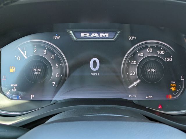 2026 Ram 1500 Lone Star Crew Cab 4x4 5'7" Box