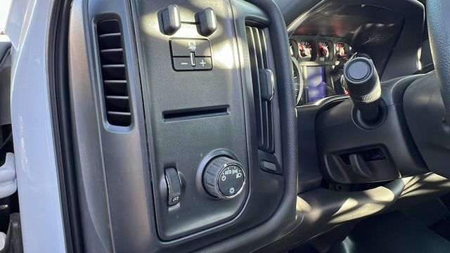 2022 Chevrolet Silverado 5500HD Work Truck 24