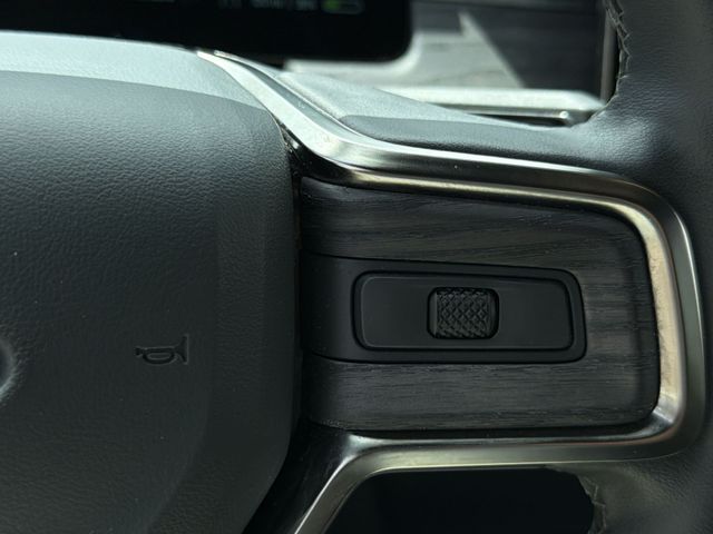 Used 2024  Rivian Adventure image 27