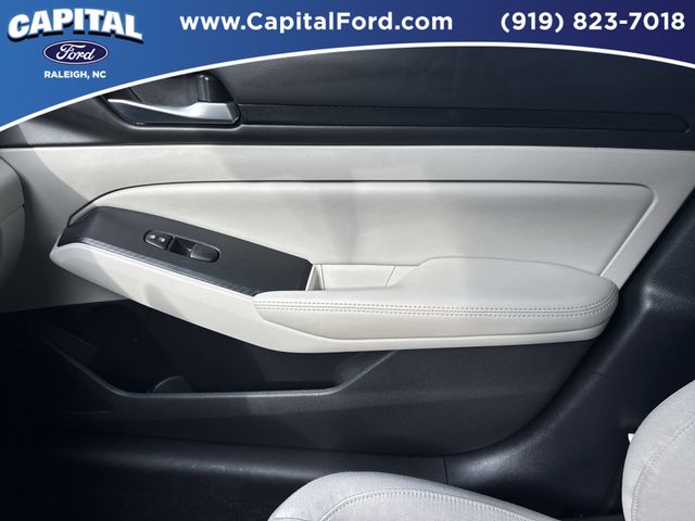 Used 2025 Black Nissan 2.5 SV image 28