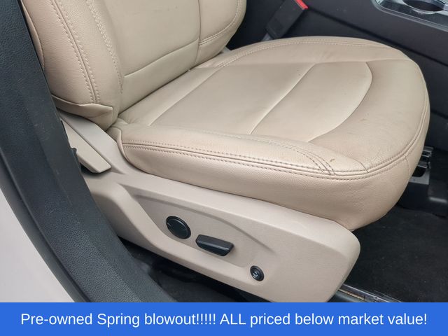 Used 2019 White Platinum Clearcoat Metallic Ford XLT image 50
