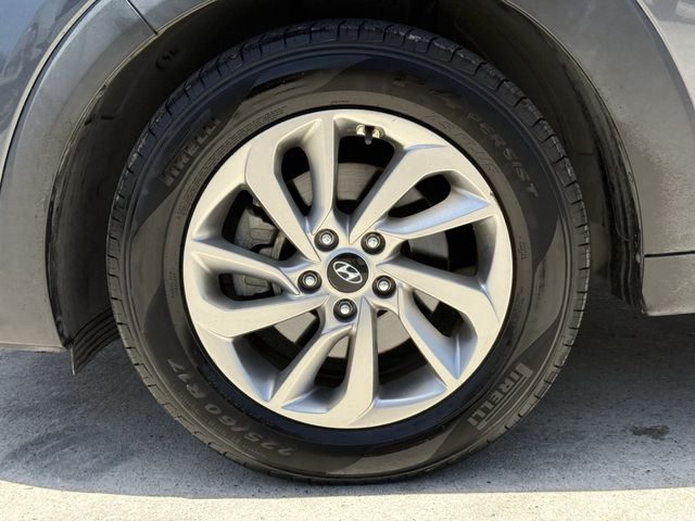 2016 Hyundai Tucson SE Gray at Community Honda