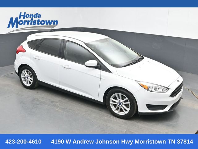 Oxford White 2018 Ford Focus SE Hatchback Hatchback Front-Wheel Drive 6-Speed Automatic