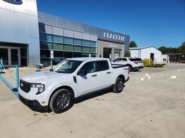 White Metallic 2025 Ford Maverick XLT SuperCrew AWD Pickup Truck All-Wheel Drive 8-Speed Automatic