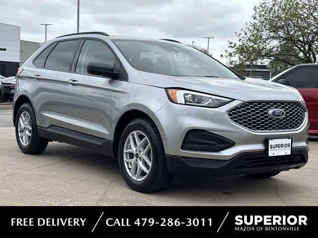 Silver Metallic 2023 Ford Edge SE AWD SUV / Crossover All-Wheel Drive 8-Speed Automatic