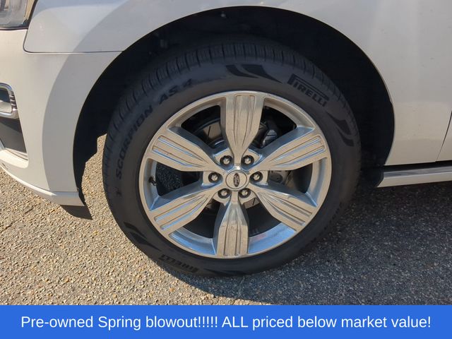 Used 2023 White Metallic Ford Platinum image 7