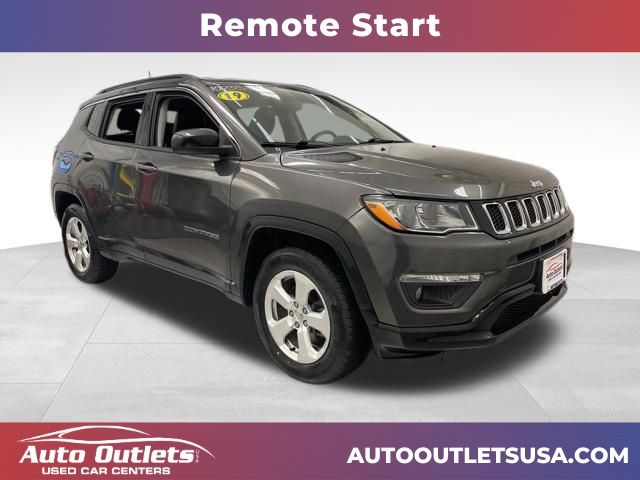 Gray (Granite Crystal Metallic Clearcoat) 2019 Jeep Compass Latitude 4WD SUV / Crossover Four-Wheel Drive 9-Speed Automatic