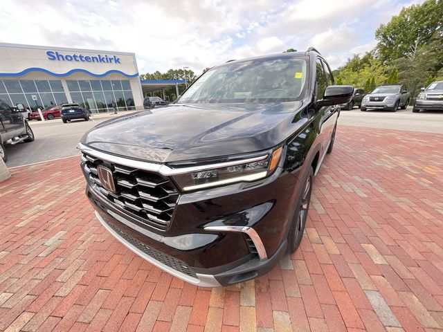 Used 2025 Honda Pilot SUV
