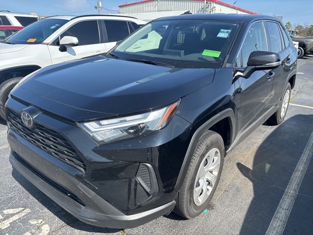 2025 Toyota RAV4 LE FWD