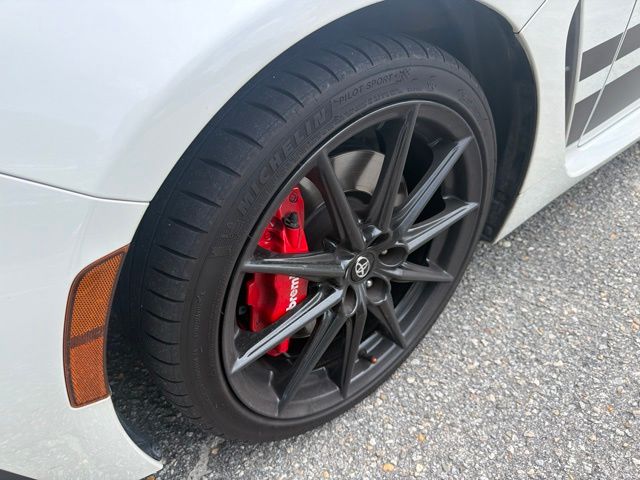 Used 2024  Toyota TRUENO Edition image 9