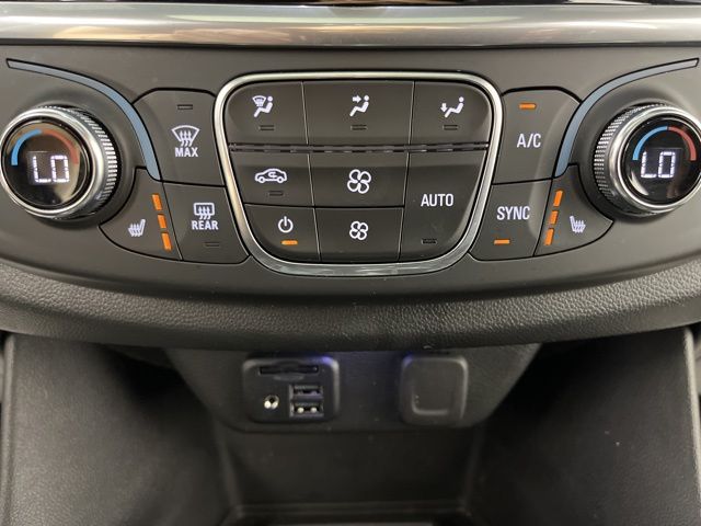 2022 Mosaic Black Metallic Chevrolet Traverse LT Leather AWD SUV