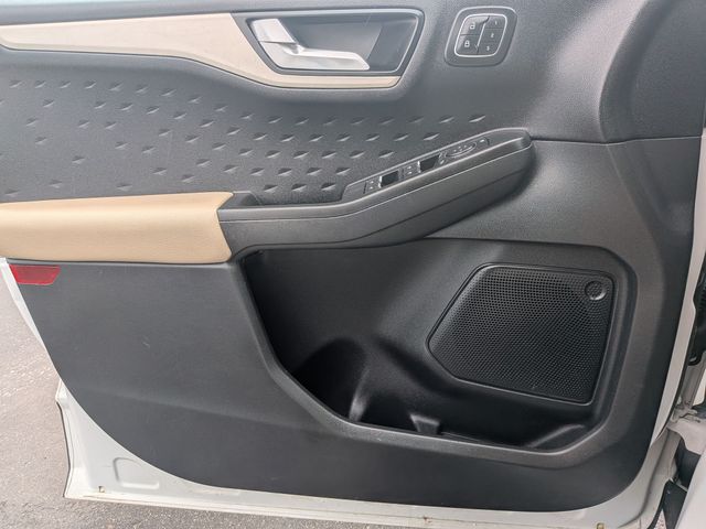 2020 Ford Escape - Image 14