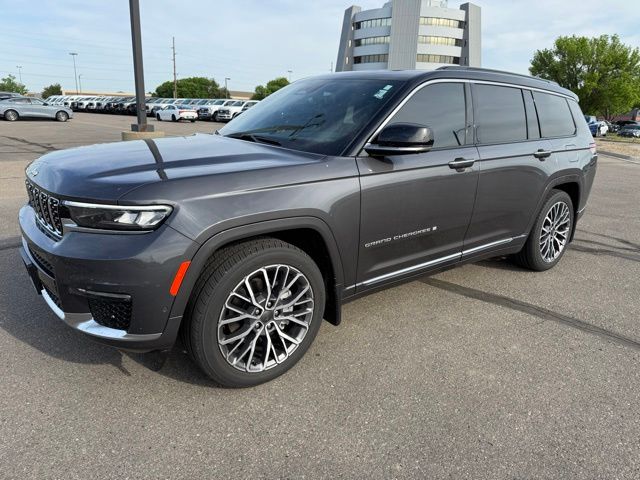 2024 Baltic Gray Metallic Clearcoat Jeep Grand Cherokee L Summit 4X4 SUV