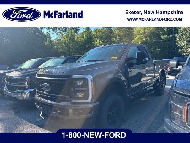 2023 Ford F-250 Super Duty Gris (Stone Gray Metallic) Camioneta Todo terreno Automática