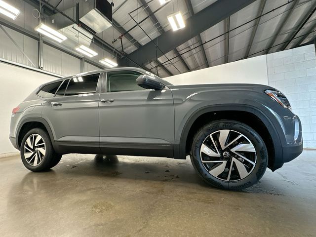 2026 Volkswagen Atlas 2.0T SE w/Technology Gray at Sutliff Volkswagen