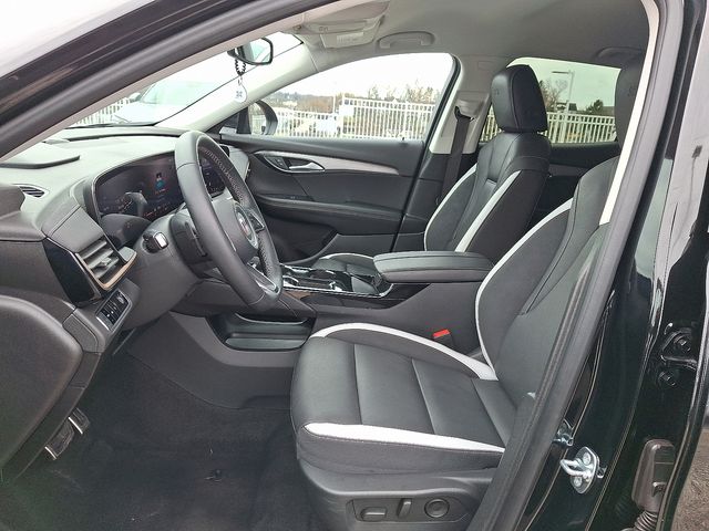 used 2025 Buick Envision car, priced at $32,640