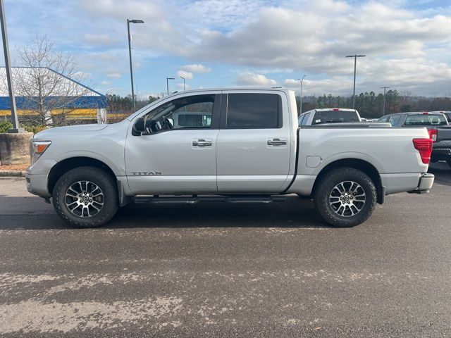 2021 Nissan Titan SV 10