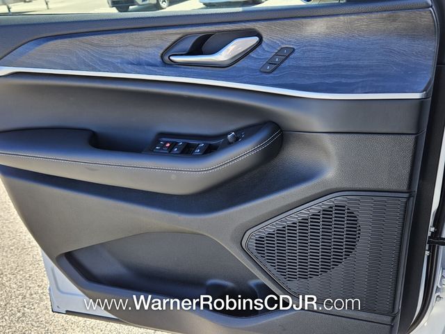 New 2025 White Jeep Limited image 29