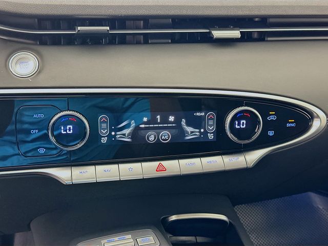 2025 Genesis GV70 Select 16