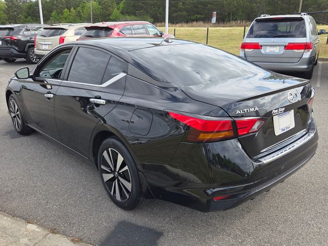 Used 2022 Black Nissan 2.5 SV image 10