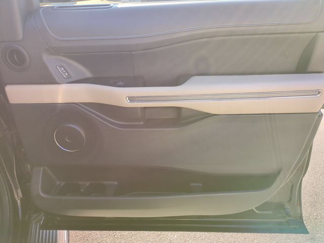 Used 2022 Black Ford XLT image 34