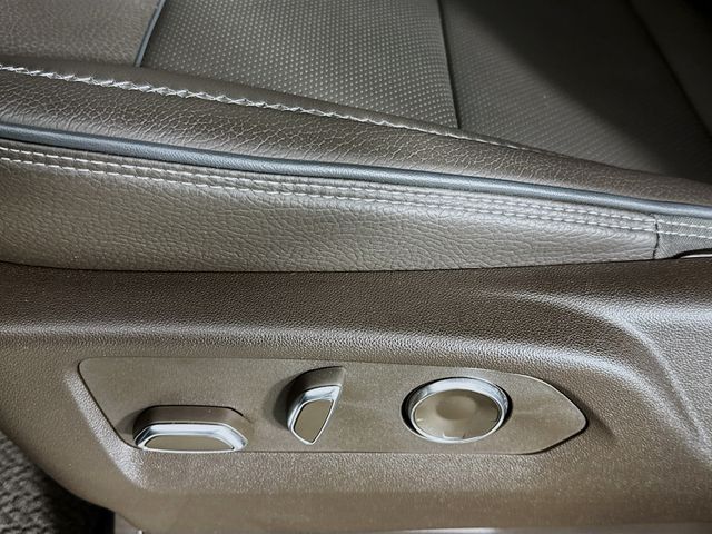 2024 White Frost Tricoat GMC Yukon Denali 4X4 SUV