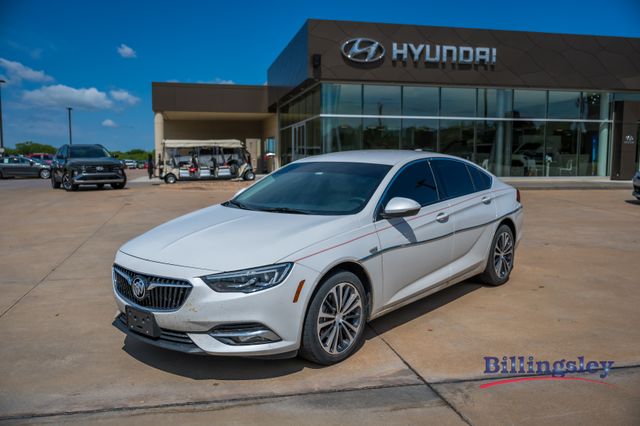 White Frost Tricoat 2018 Buick Regal Sportback Essence FWD Sedan Front-Wheel Drive 9-Speed Automatic