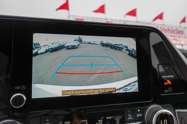 used 2023 Toyota Highlander car, priced at $32,900