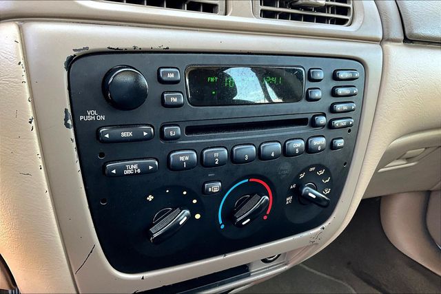 Used 2005 Ford Taurus SE 4D Sedan