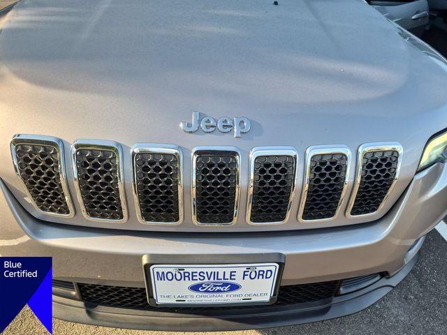 Used 2020 Silver Jeep Latitude image 35