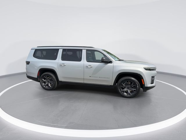 New 2026 Silver-Zynith Exterior Paint Jeep Limited Altitude image 9
