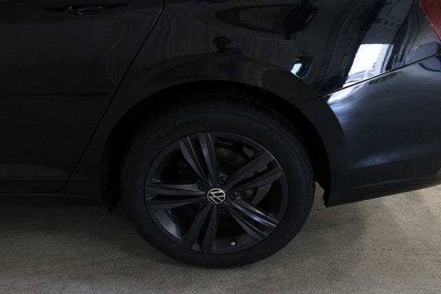 Used 2024 Black Volkswagen 1.5T SE image 28
