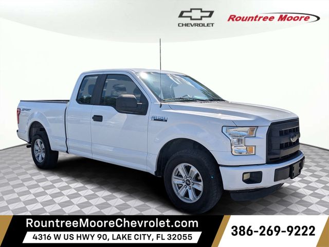 Oxford White 2016 Ford F-150 XL SuperCab Pickup Truck 4X2 6-Speed Automatic