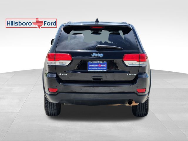 2018 Diamond Black Crystal Pearlcoat Jeep Grand Cherokee Laredo 4X4 SUV