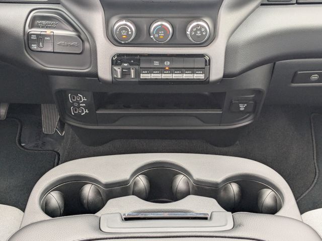 2024 Ram 3500 Chassis Tradesman/SLT/Laramie/Limited