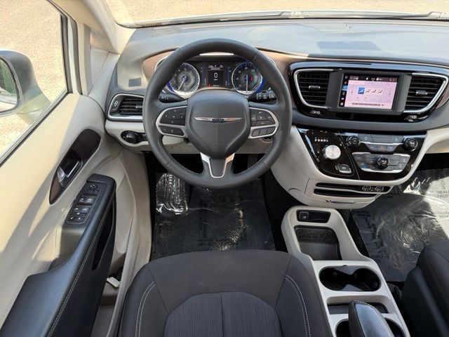Used 2023 Chrysler Voyager Van