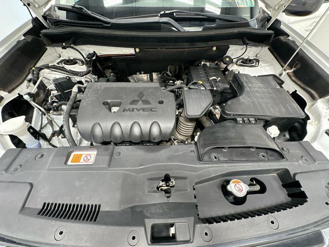 2017 Mitsubishi Outlander ES  at Auto Express Mitsubishi