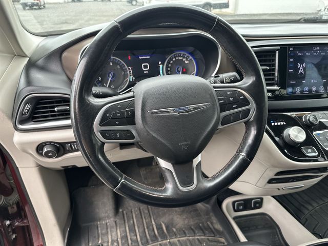 Used 2018 Red Chrysler Touring L Plus image 13