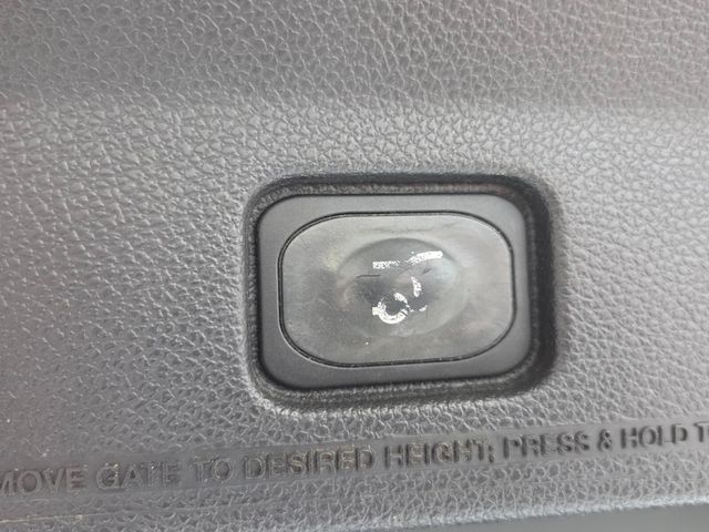 Used 2011 Red Ford XLT image 14