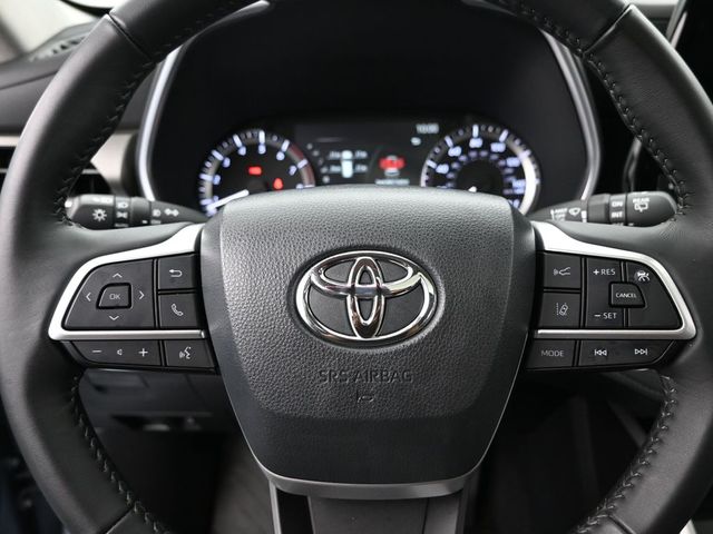 2023 Toyota Highlander XLE 30