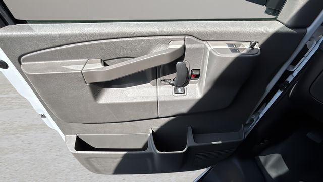 Used 2025 White Chevrolet Work Van image 17