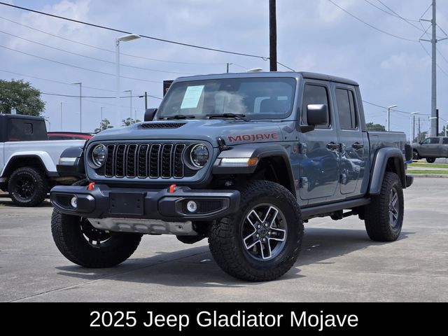 Anvil Clearcoat 2025 Jeep Gladiator Pickup Truck Four-Wheel Drive 8-Speed Automatic