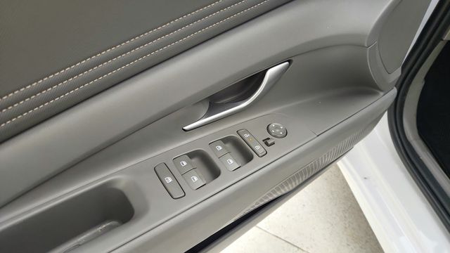 2025 Hyundai Elantra SEL Sport White at Baytown Hyundai