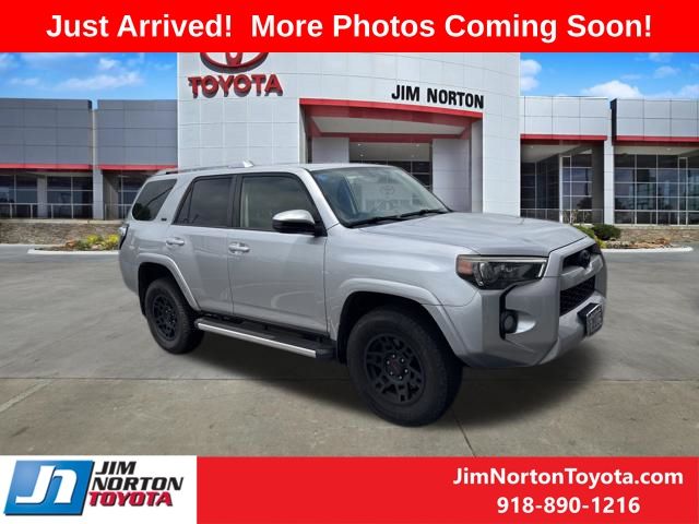 2015 Toyota 4Runner SR5 4x4 V6's photo