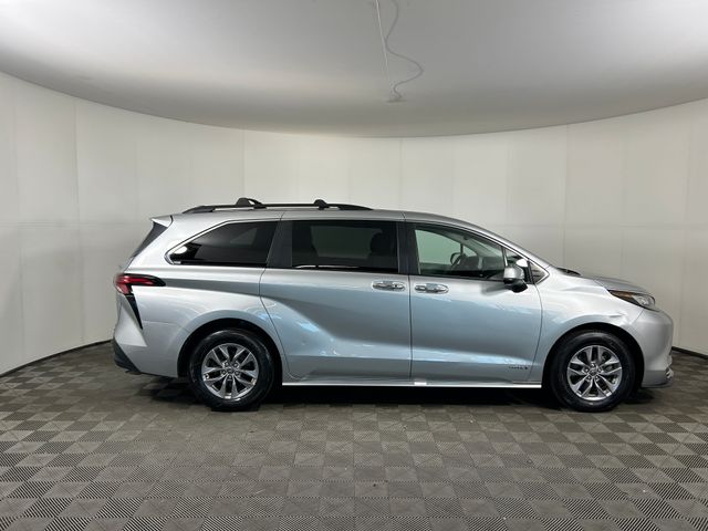 2021 Toyota Sienna XLE 4