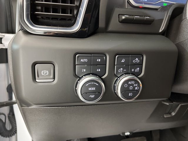 2024 White Frost Tricoat GMC Sierra 2500HD Denali Ultimate 4X4 Truck